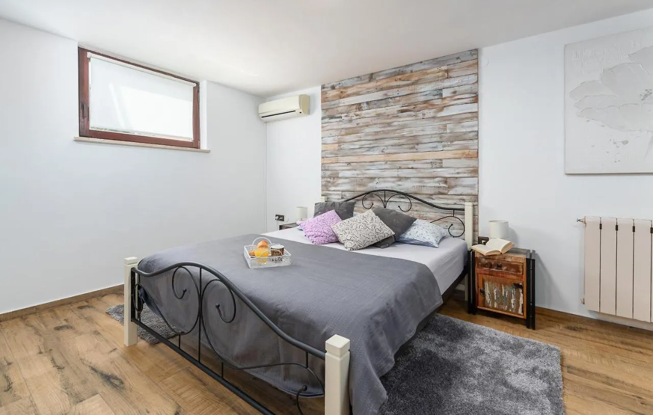 Apartments Ariana Umag